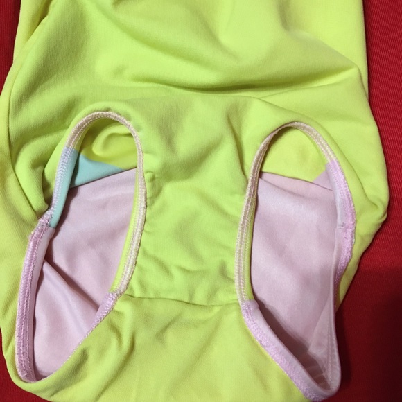 ⚡️ FLASH - 4/5 Girls swim bundle - Picture 6 of 10